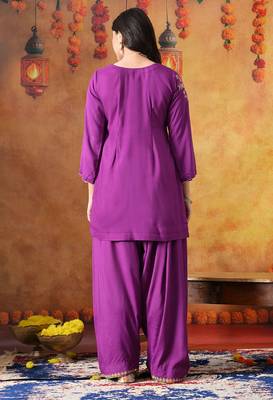 Purple cotton embroidered kurta set 5