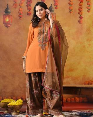 Orange silk embroidered kurta set 2