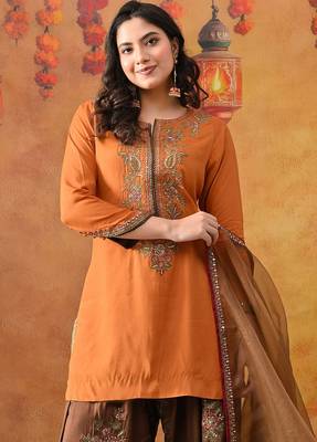 Orange silk embroidered kurta set 3
