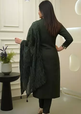 Women Ethnic Motifs Embroidered Regular Thread Work Kurta with Trousers & With Dupatta