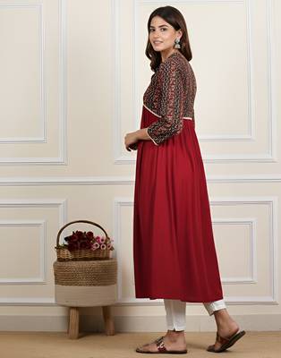 Women   s rayon 3/4 sleeve bagru printed alia cut kurta(maroon) 3