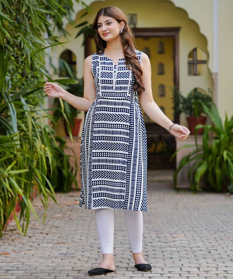Women rayon geometric printed straight kurta
