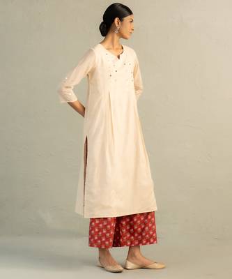 Beige embroidered mul chanderi kurta set 4