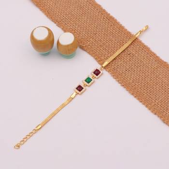 gold metal bracelet with clasp chain design 2