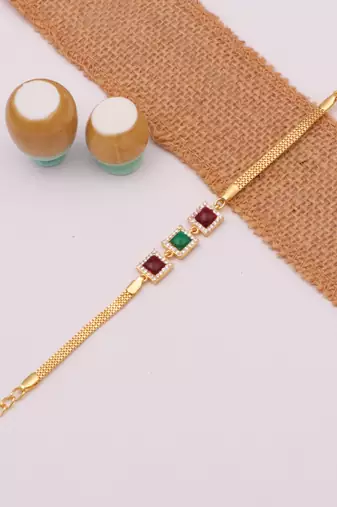 gold metal bracelet with clasp chain design