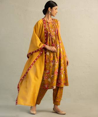 Mustard yellow printed chanderi cotton kurta set 2