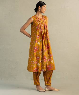 Mustard yellow printed chanderi cotton kurta set 4