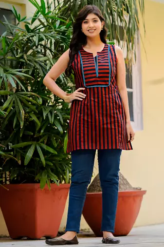 Women   s cambric cotton printed short kurti | sleeveless striped tunic top with keyhole notch neck | casual daily wear