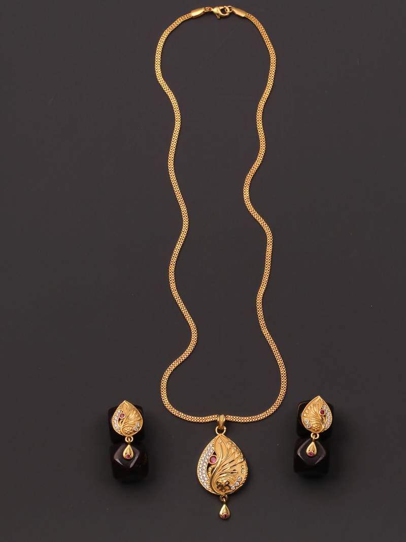 Traditional  gold plated diamond pendent