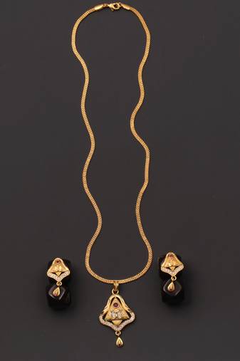 Traditional  gold plated diamond pendent with earring