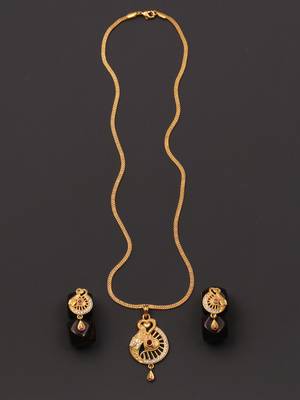 gold-plated pendant set with diamond work 1