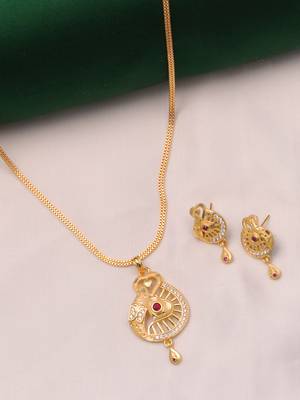gold-plated pendant set with diamond work 3