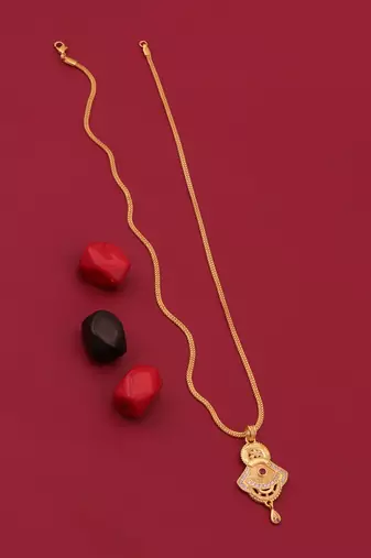 gold-plated pendant set with traditional work