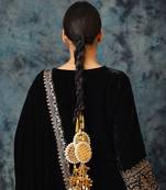 Gold plated white pearl parandi