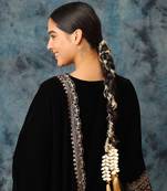 Gold plated shell tassel white parandi