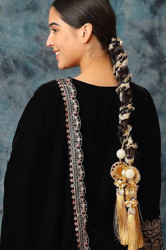 Gold plated tassel parandi