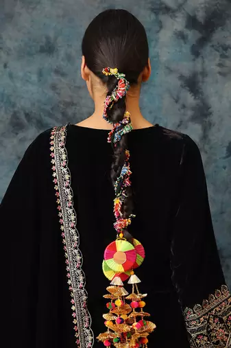 Gold plated tassel multicolor parandi