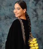 Gold plated yellow floral parandi