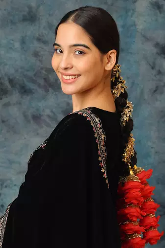 Gold plated red floral parandi