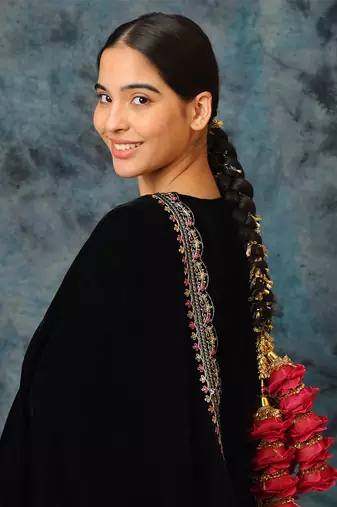 Gold plated pink floral parandi