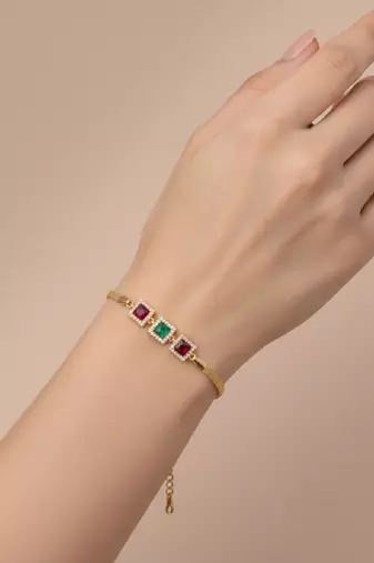 Traditional  gold plated bracelet with lobster clasp