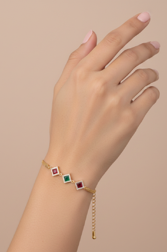 gold metal bracelet with lobster clasp design