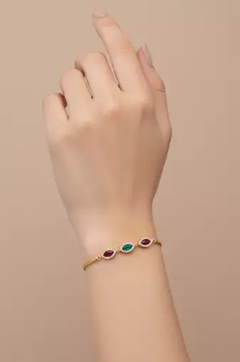 Traditional  gold plated bracelet with lobster clasp