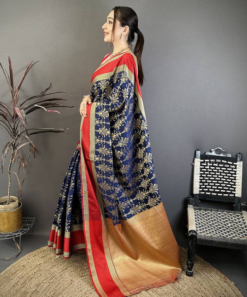 navy blue lichi silk weaving jacquard pattu zari work kanchipuram saree