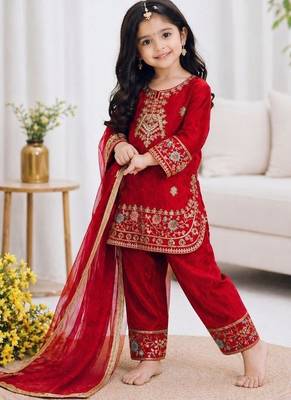 red embroidered fendy silk kurta pant set with dupatta 2
