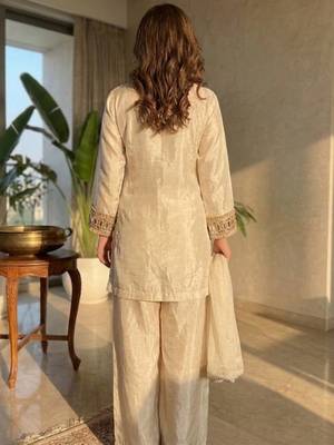 Cream chinon silk heavy thread embroidery with mirror work kurta pant dupatta with blouse set 3