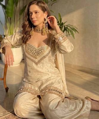 Cream chinon silk heavy thread embroidery with mirror work kurta pant dupatta with blouse set 4