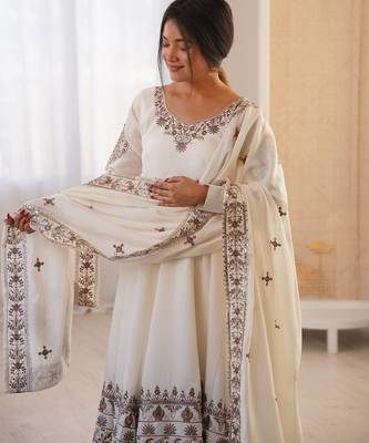 White Roman Silk Embroidered Sequence Anarkali Set with Dupatta 2