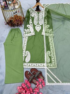 Green silkblend embroidered palazzo set 3