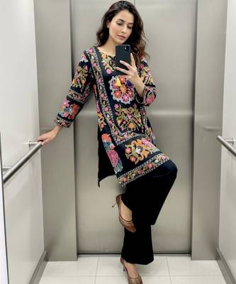 black cotton poly palazzo set with thread embroidery
 4