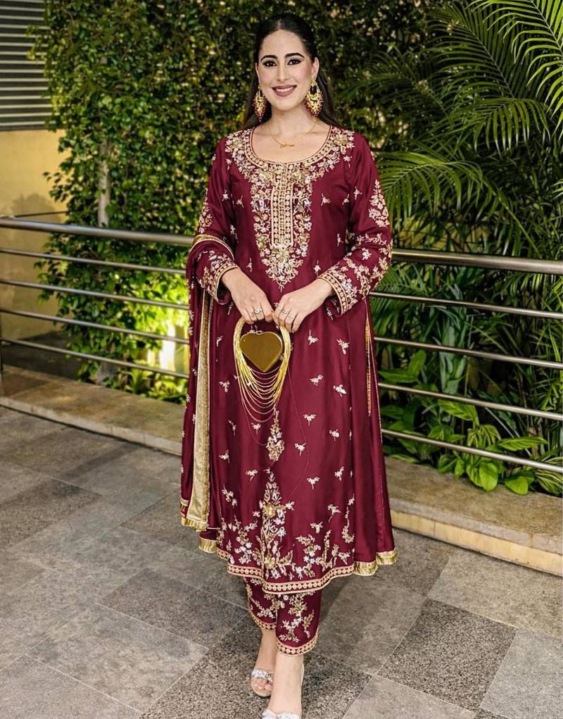maroon silk blend embroidered kurta set