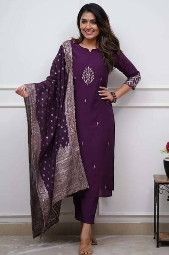 Ethnic Motifs Embroidered Chanderi Cotton Kurta With Trousers & Dupatta