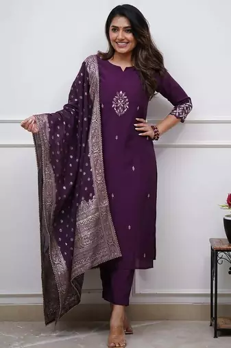 Ethnic Motifs Embroidered Chanderi Cotton Kurta With Trousers & Dupatta