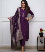 Ethnic Motifs Embroidered Chanderi Cotton Kurta With Trousers & Dupatta