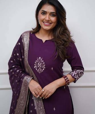 Ethnic Motifs Embroidered Chanderi Cotton Kurta With Trousers & Dupatta 4