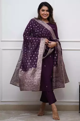 Ethnic Motifs Embroidered Chanderi Cotton Kurta With Trousers & Dupatta