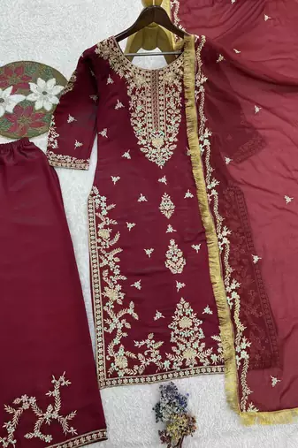 maroon silk blend kurta set with zardozi work