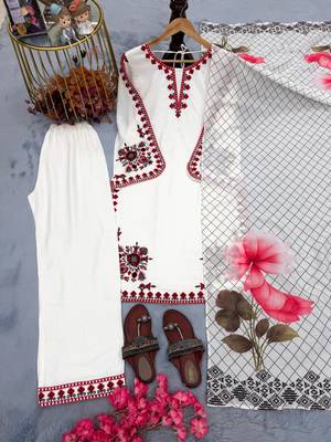 cream satin kurta set with floral embroidery 4