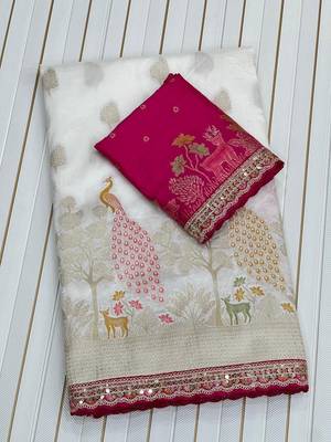 white silk blend saree with heavy pallu work 3