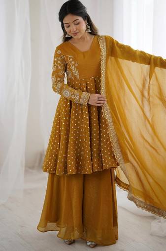 Women's new trendy embroidery sequence work kurta set