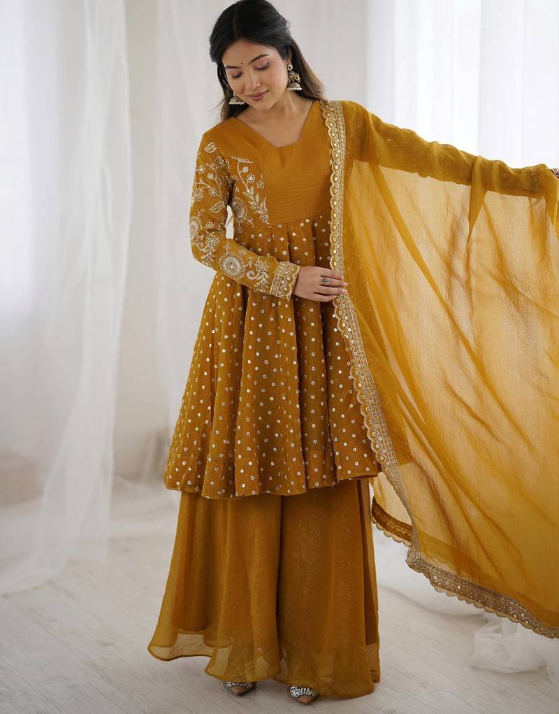 Women's new trendy embroidery sequence work kurta set