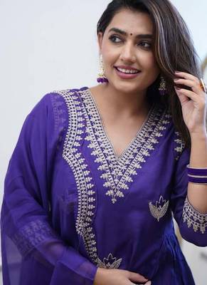Women Embroidered Panelled Thread Work Kurta with Trousers & With Dupatta 5