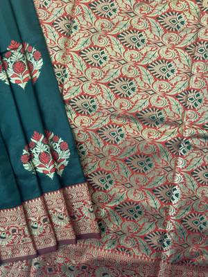 dark green banarasi silk saree with designer woven pallu 2