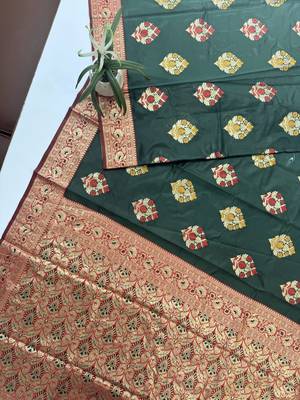 dark green banarasi silk saree with designer woven pallu 3