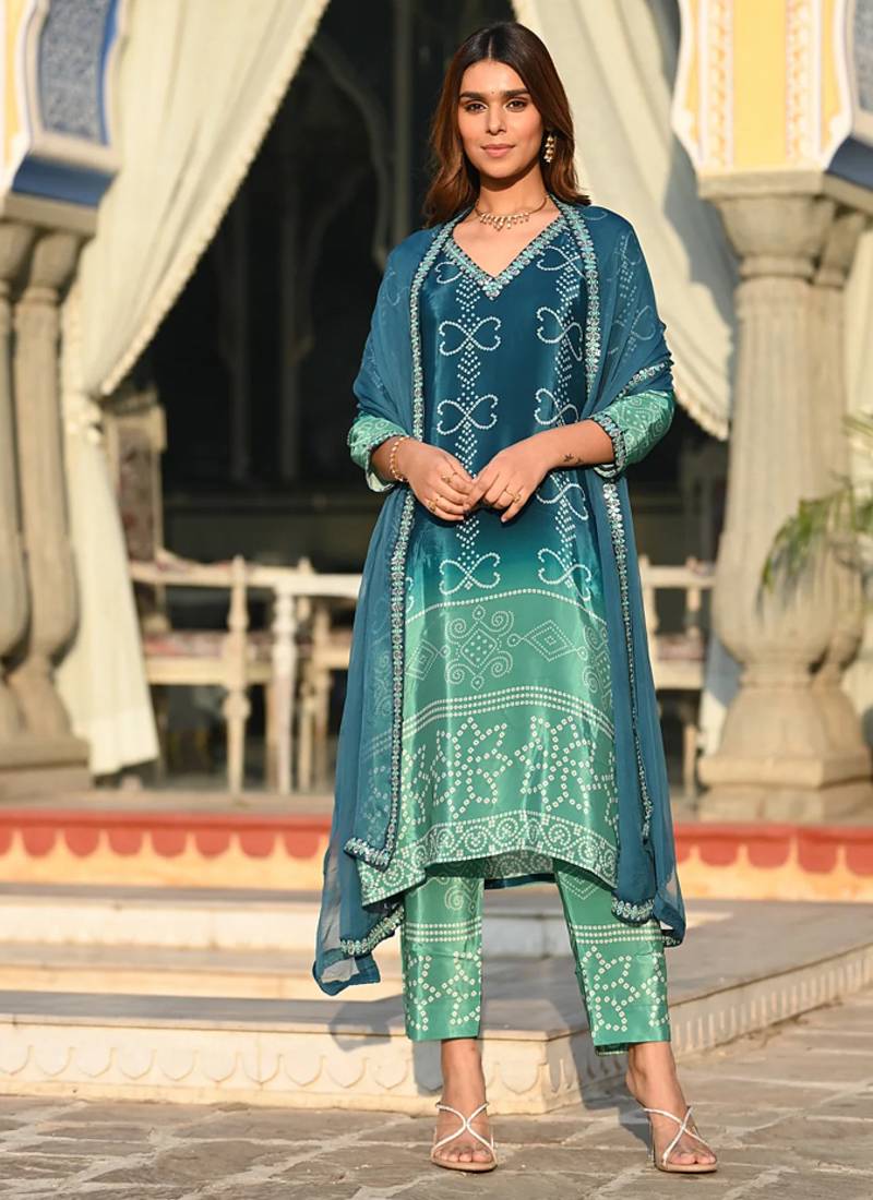 Ethnic Motifs Printed V-Neck Straight Kurta With Trousers & Dupatta