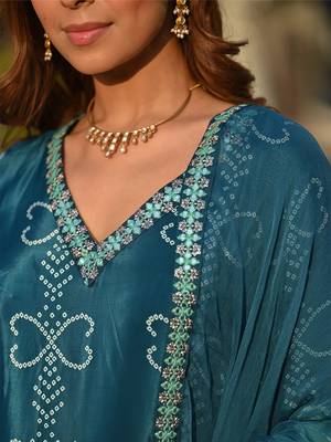 Ethnic Motifs Printed V-Neck Straight Kurta With Trousers & Dupatta 4